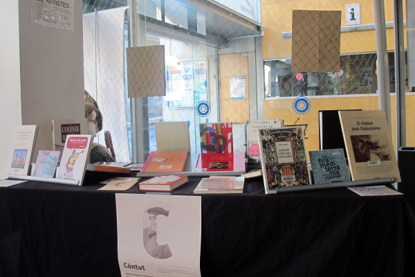 Ja es pot visitar l’Aparador de cançoners a la Biblioteca Municipal